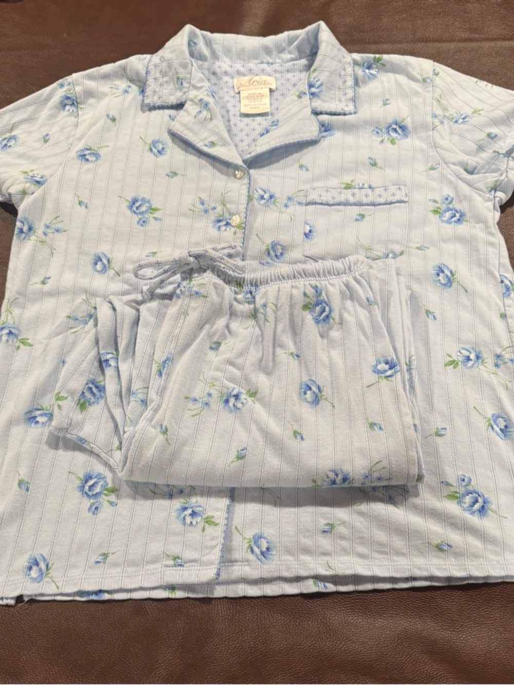 Aria Blue Floral Pajama Set Short Sleeve Cropped Pants Tie Waist Cotton Blend